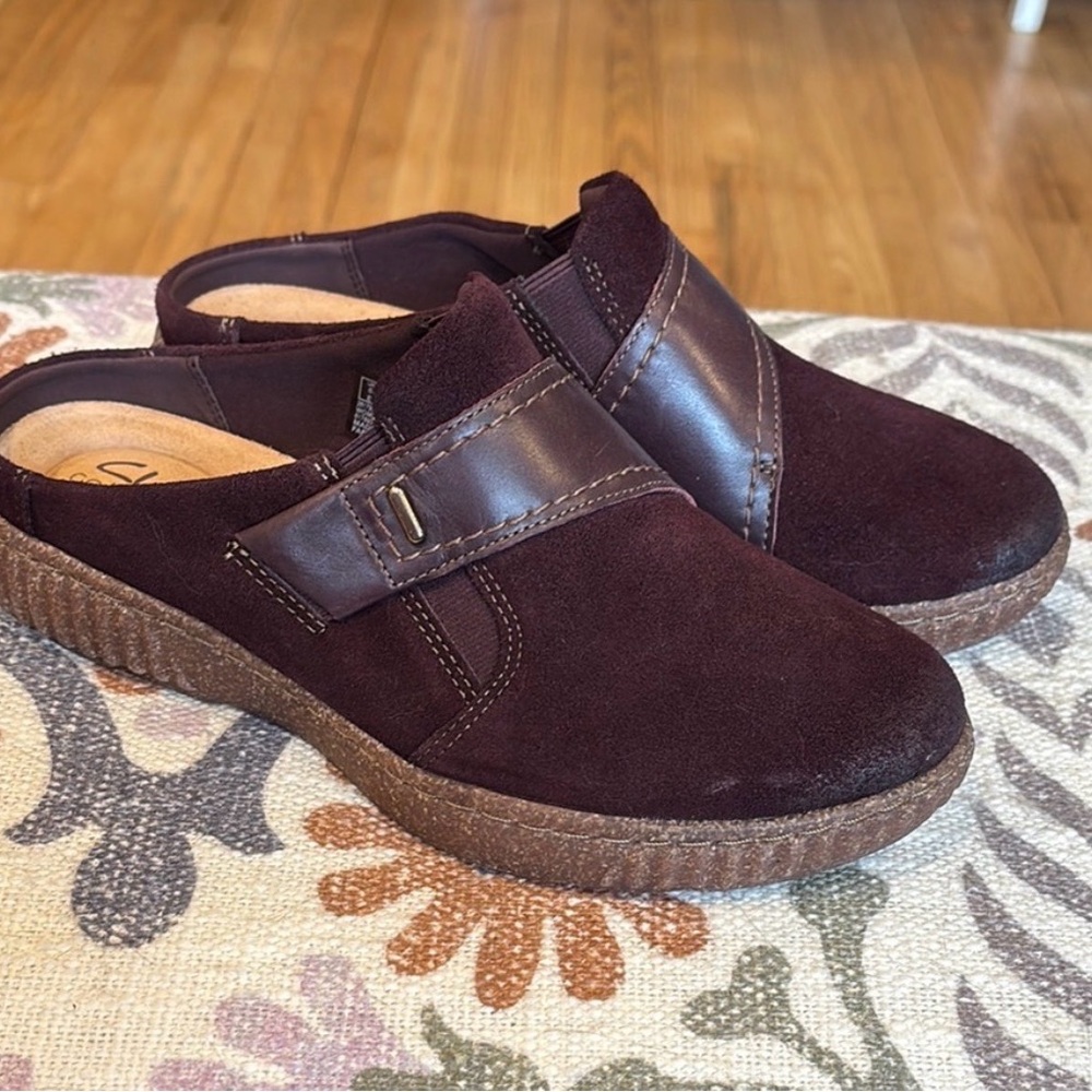 Clarks Collection Caroline Bay Brown Suede Slip-On Clogs 🤎